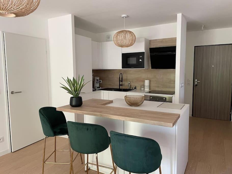 Superbe Appartement En Residence Avec Parking Le Mans Exterior photo